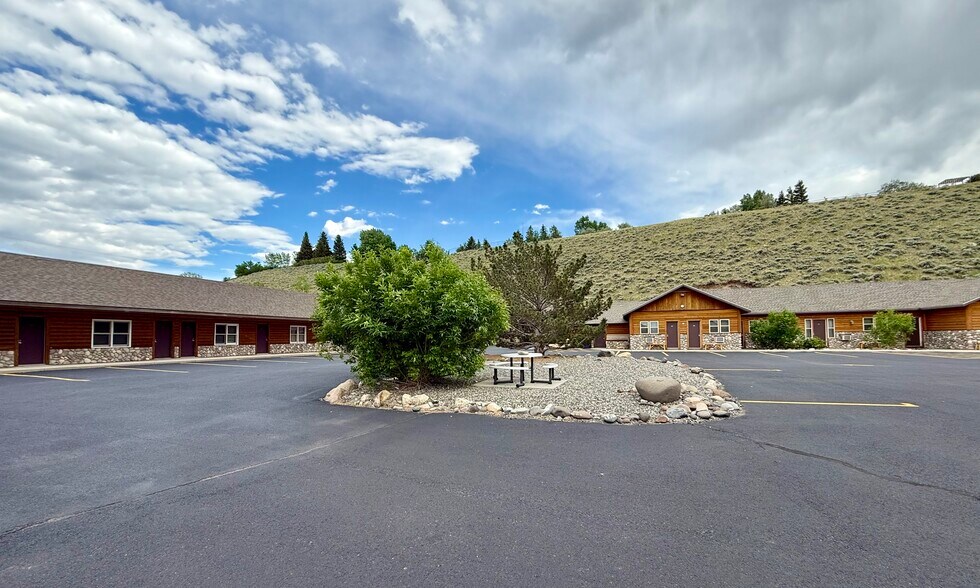 More Photos Of 244 W Yellowstone Ave, Cody Hotel For Sale