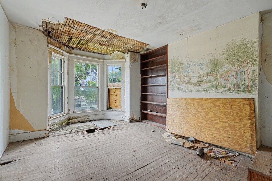 More Photos Of 831 Highway Ave, Covington Office For Sale