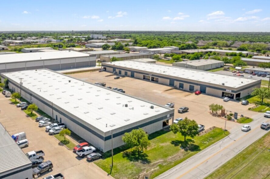 More Photos Of 1114 W Harris Rd, Arlington Unknown For Lease