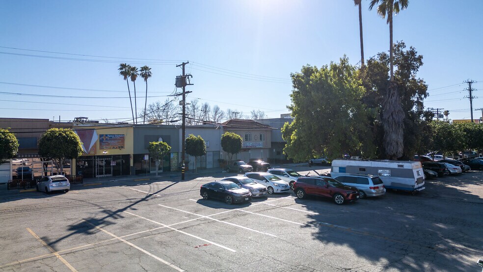 More Photos Of 18407 Sherman Way, Reseda Office For Sale