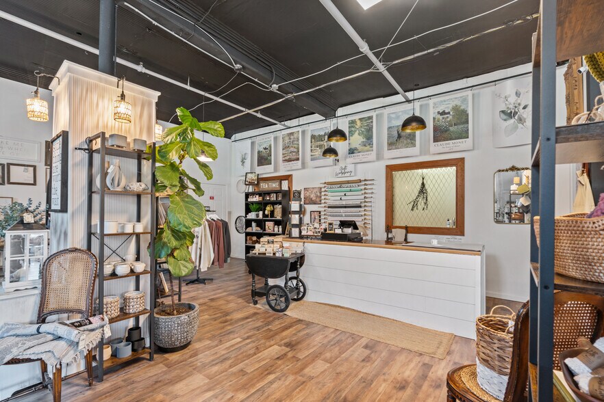 More Photos Of 500 Bridge St, Weissport Restaurant For Sale