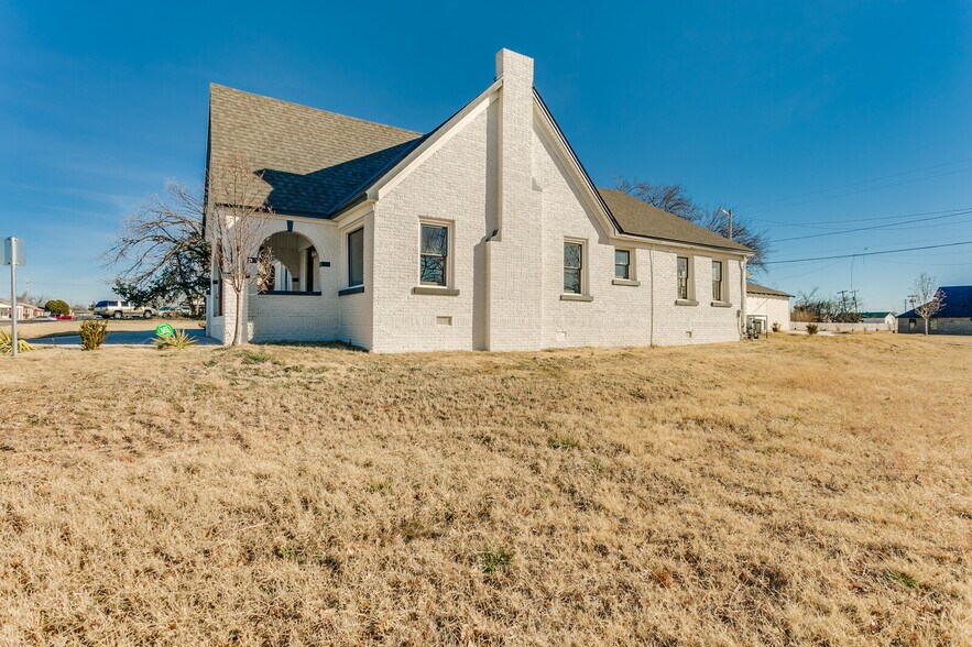 More Photos Of 608 E Eubanks St, Oklahoma City Office For Sale