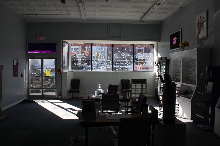 More Photos Of 85 Center St, Middleboro Storefront Retail Residential For Lease