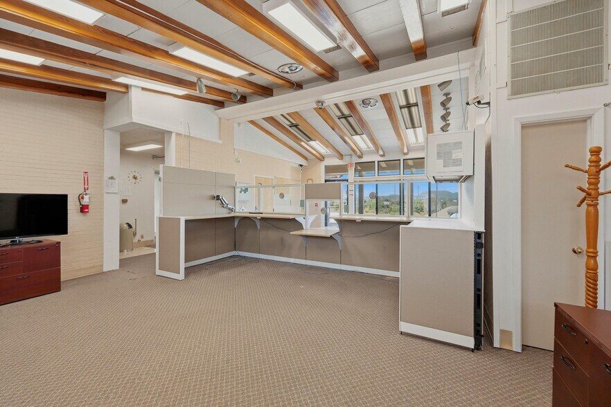 More Photos Of 1930 E Main St, Trinidad Office For Sale