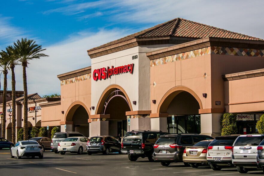 More Photos Of 1900-1990 Village Center Cir, Las Vegas Unknown For Lease