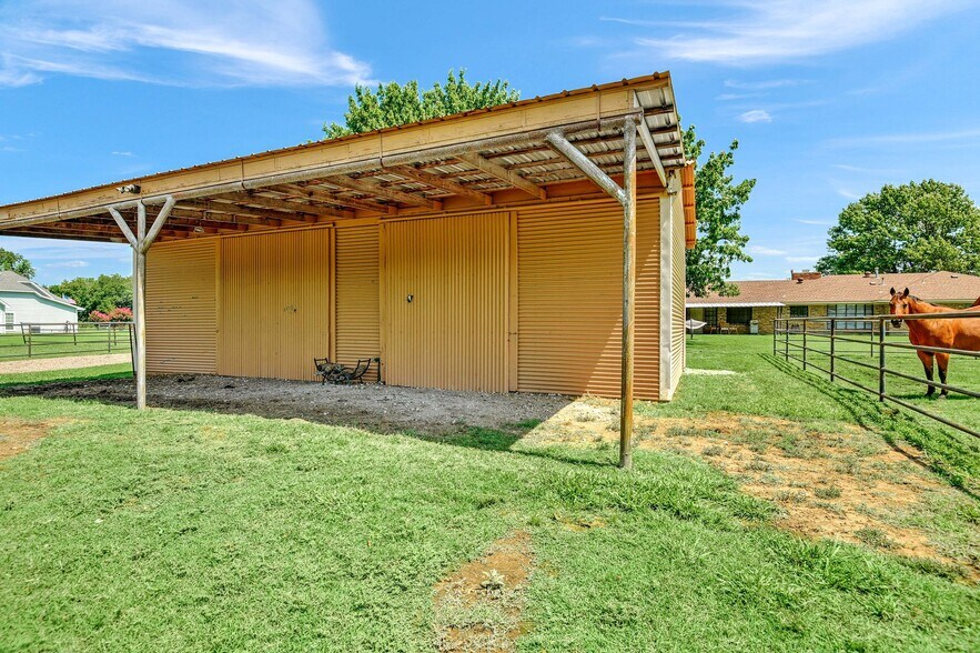 More Photos Of 27160 State Highway 56, Whitesboro Land For Sale