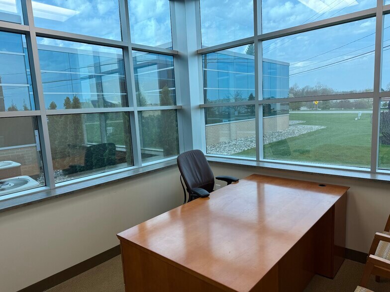 More Photos Of 8235 N Holly Rd, Grand Blanc Office For Lease