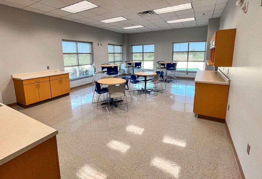 More Photos Of 2324 Research Park Way, Brookings Office For Sale