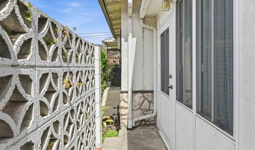 More Photos Of 3204 Palmer Dr, Los Angeles Apartments For Sale