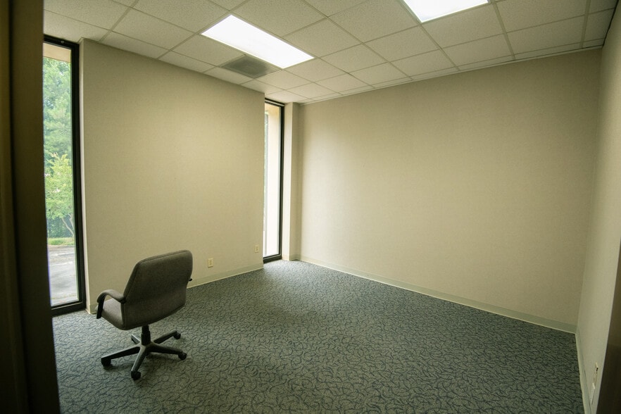 More Photos Of 1330 N Park St, Carrollton Medical For Lease