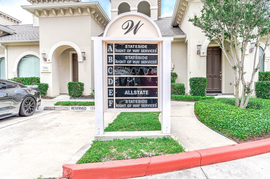 More Photos Of 12830 Willow Centre Dr, Houston Medical For Sale