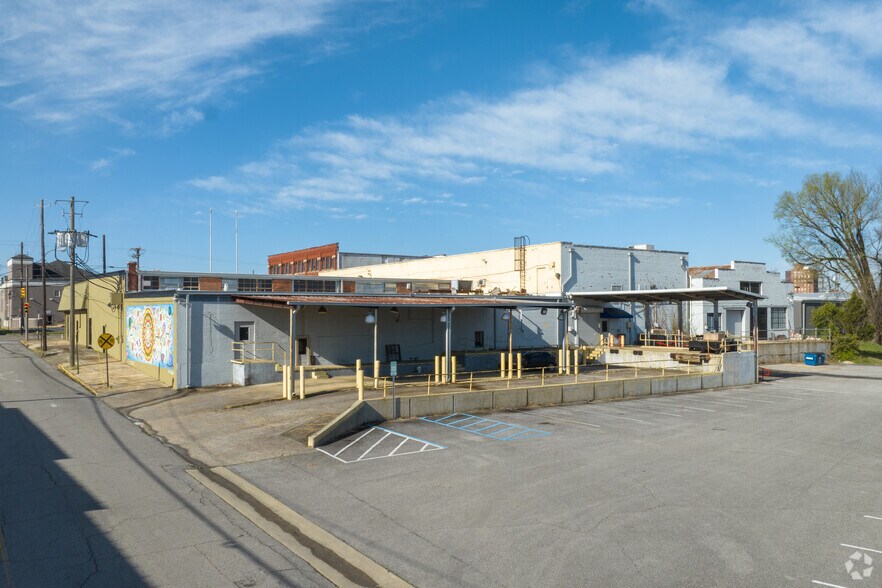 More Photos Of 401 Locust St, Gadsden Office For Lease