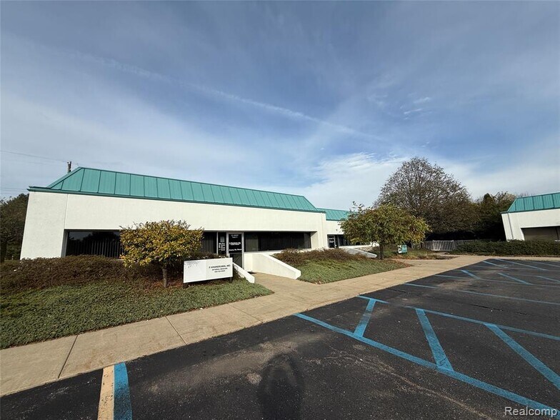 More Photos Of 4007 W Court St, Flint Medical For Sale