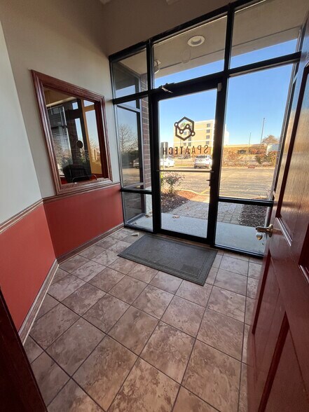 More Photos Of 215 Remington Blvd, Bolingbrook Medical For Lease