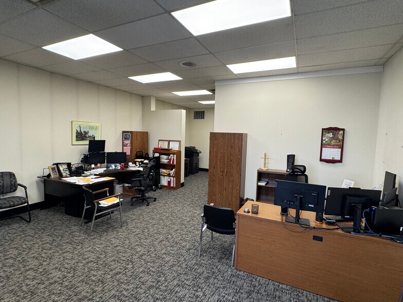 More Photos Of 1495 Madison Ave, Fort Atkinson Unknown For Lease