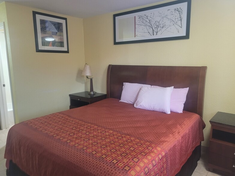 More Photos Of 4709 Spencer Hwy, Pasadena Hotel For Sale