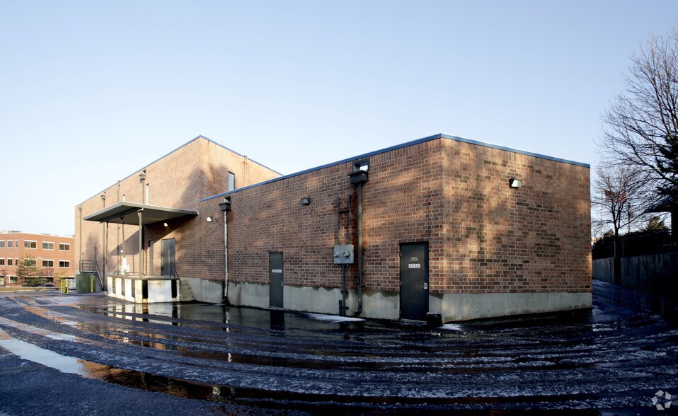 More Photos Of 12878-12882 Manchester Rd, Des Peres Freestanding For Sale