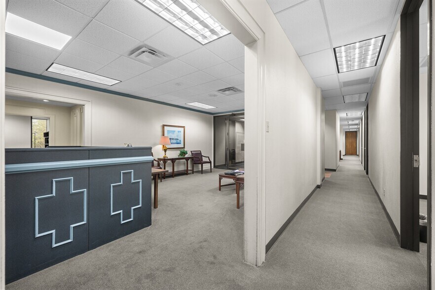 More Photos Of 1411 West Ave, Austin Office For Sale