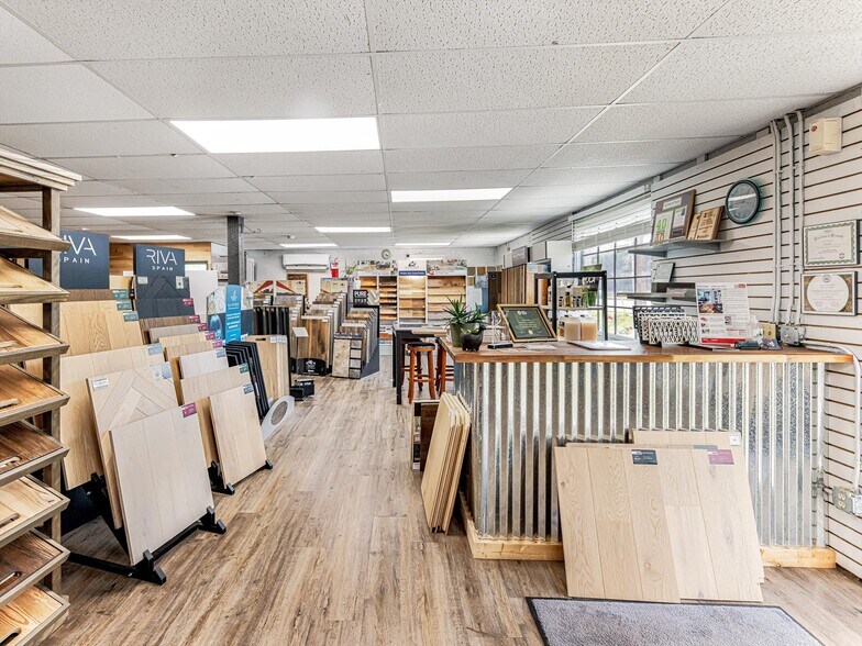 More Photos Of 3154-3156 US 70 Hwy, Black Mountain Office For Lease