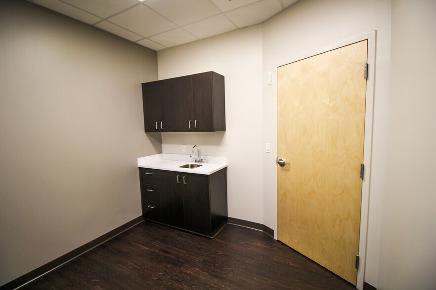 More Photos Of 1 Long Wharf Dr, New Haven Medical For Lease