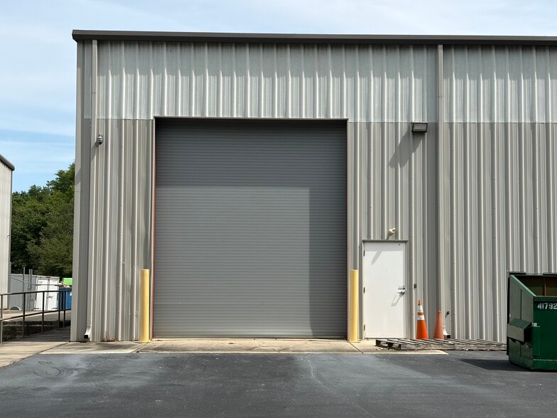 More Photos Of 2785 MacMae Dr, Mobile Warehouse For Lease