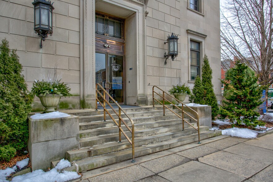 More Photos Of 48-50 W Chestnut St, Lancaster Office For Lease
