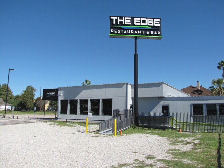 More Photos Of 15659 Marina Dr, Montgomery Restaurant For Sale