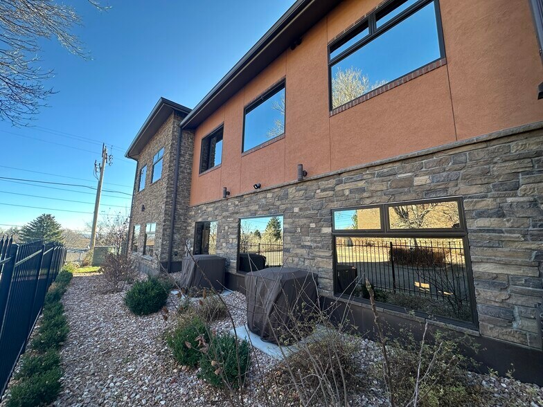 More Photos Of 1038 Union Blvd, Lakewood Medical For Sale