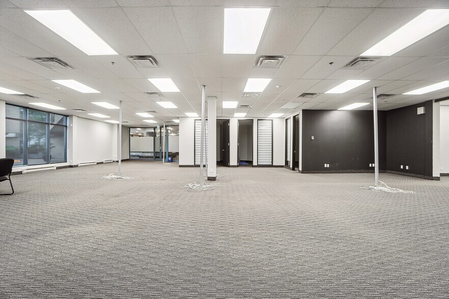 More Photos Of 1205 Rue Ampère, Boucherville Office For Sale