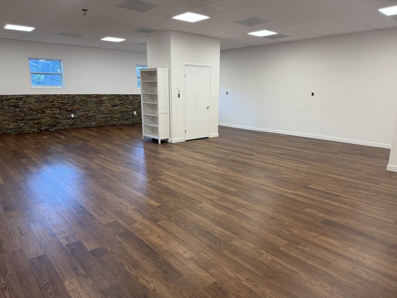More Photos Of 1667 Crofton Ctr, Crofton Medical For Lease