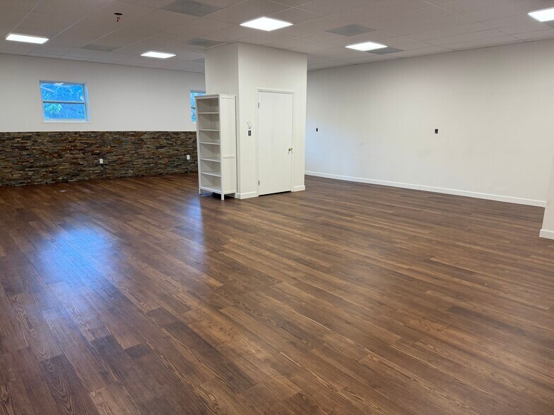 More Photos Of 1667 Crofton Ctr, Crofton Medical For Lease
