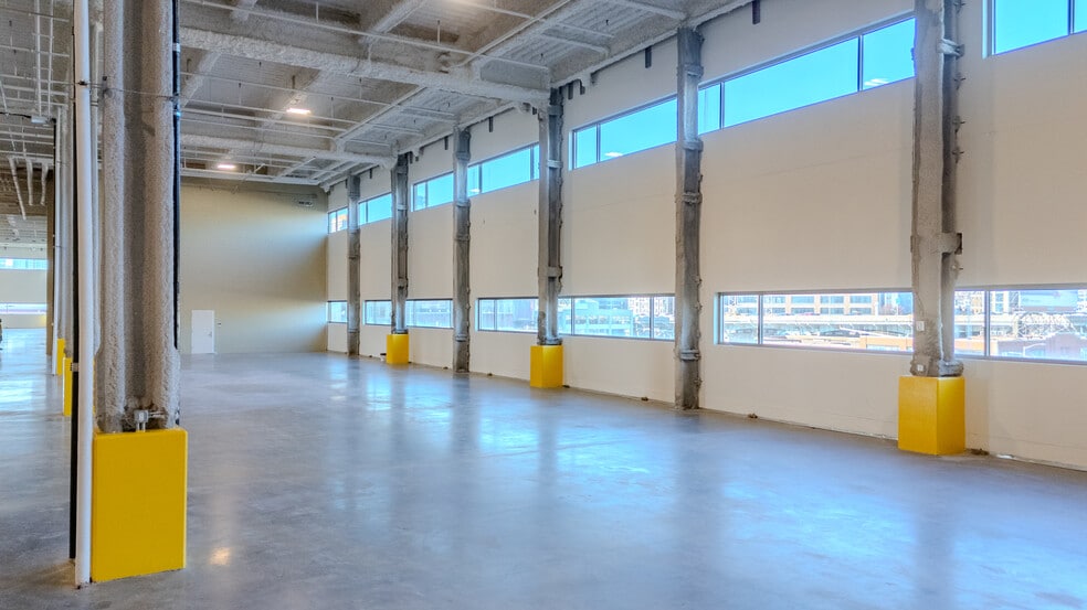 More Photos Of 2330 Borden Ave, Long Island City Warehouse For Lease