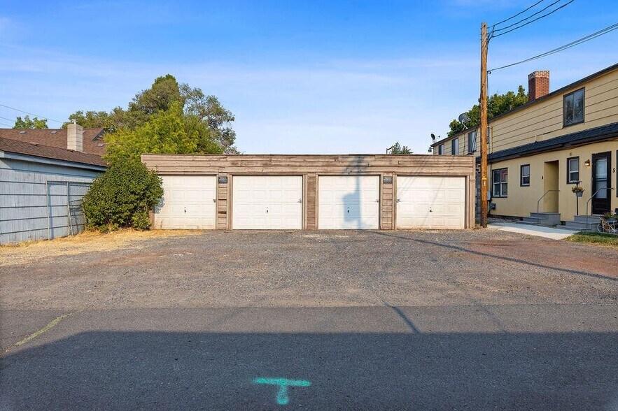 More Photos Of 119 SW 7th St, Redmond Daycare Center For Sale