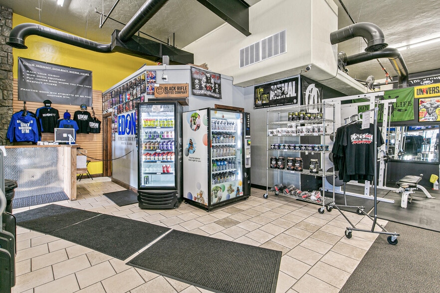 More Photos Of 991 Platte River Blvd, Brighton Storefront For Sale