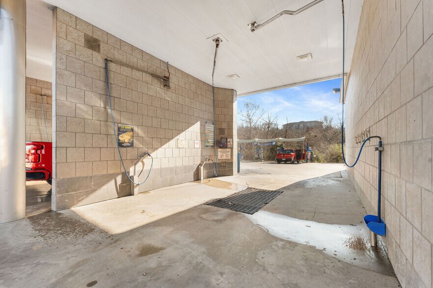 More Photos Of 2876 Green Mountain Dr, Branson Carwash For Sale