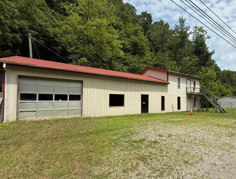 Primary Photo Of 6467 Old HWY 80, Hazard Warehouse For Sale