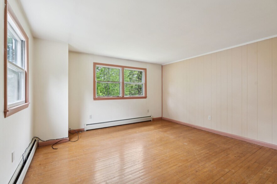 More Photos Of 705 Maine Ave, Farmingdale Multifamily For Sale