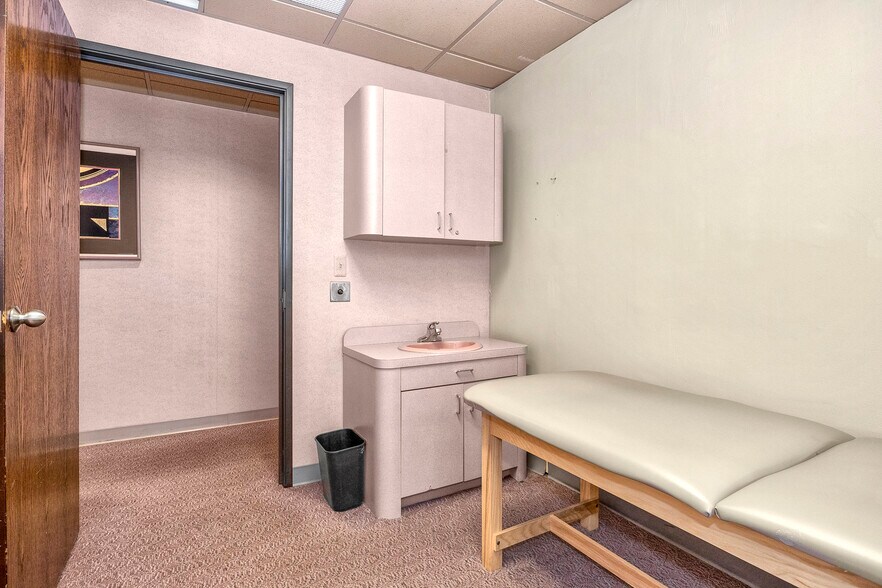 More Photos Of 5245 Schaefer Rd, Dearborn Medical For Sale