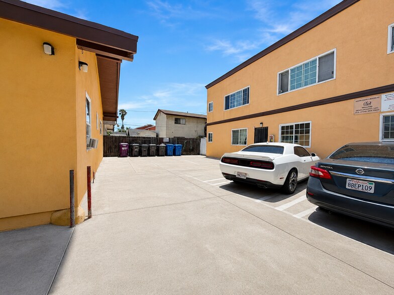 More Photos Of 1073 Hoffman Ave, Long Beach Apartments For Sale
