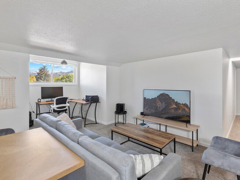 More Photos Of 609 Clinton St, Ridgway Apartments For Sale