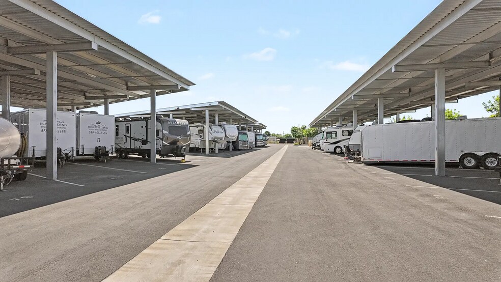 More Photos Of 300 Glenn Ave, Modesto Self Storage For Sale