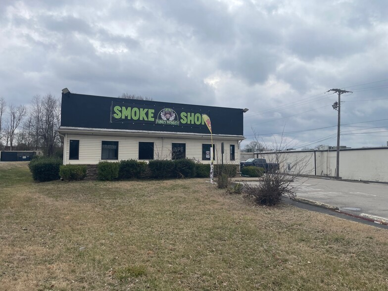 More Photos Of 2131 Wilma Rudolph Blvd, Clarksville Freestanding For Lease