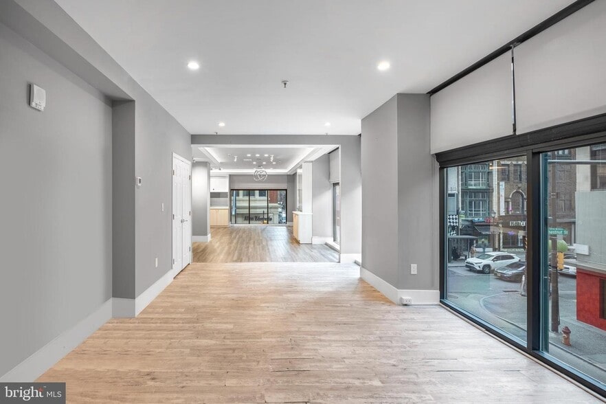 More Photos Of 1737-1739 Chestnut St, Philadelphia Apartments For Lease
