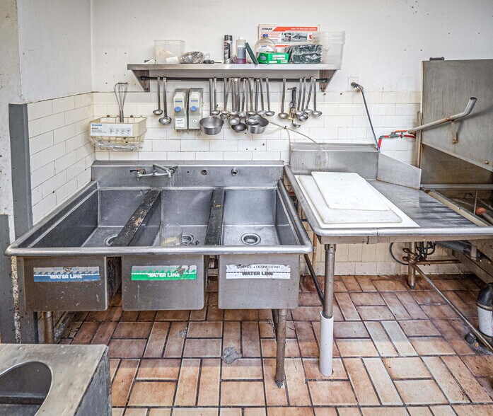 More Photos Of 923 State Route 32, Highland Mills Restaurant For Lease