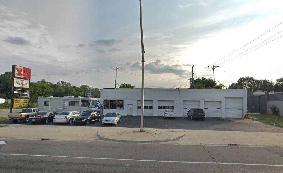 644 Cesar E Chavez Ave, Pontiac, MI 48342 Auto Repair For Sale
