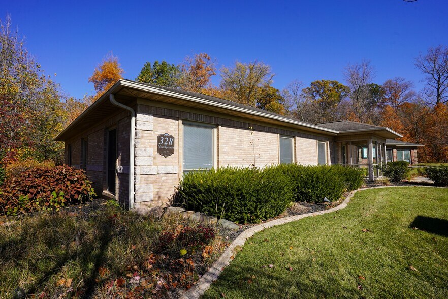 More Photos Of 328 Northpoint Ave, Huntington Office Residential For Sale