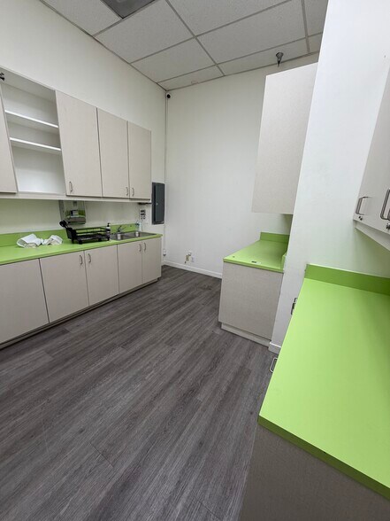 More Photos Of 301-307 N Main St, Santa Ana Storefront For Sale