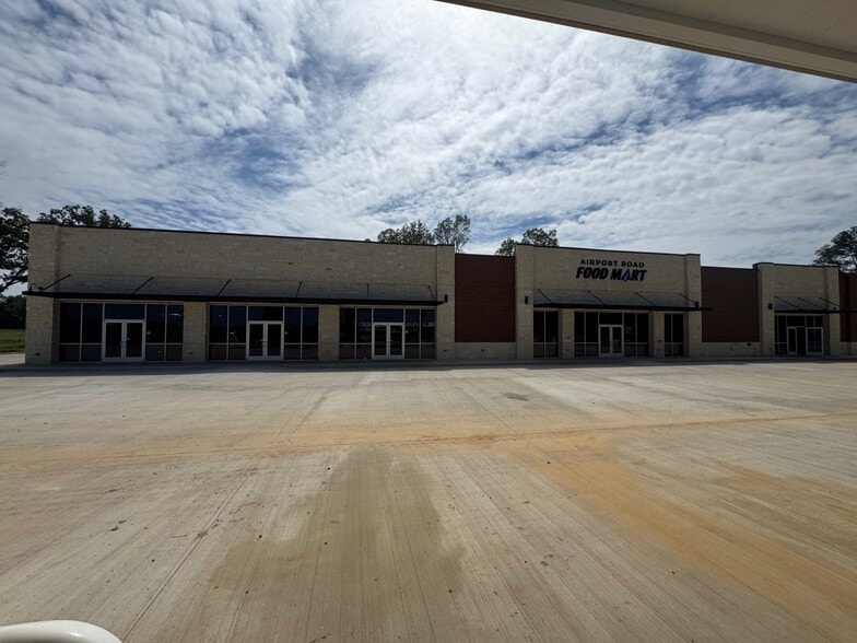 More Photos Of 701 Airport rd, Flowood Storefront For Lease