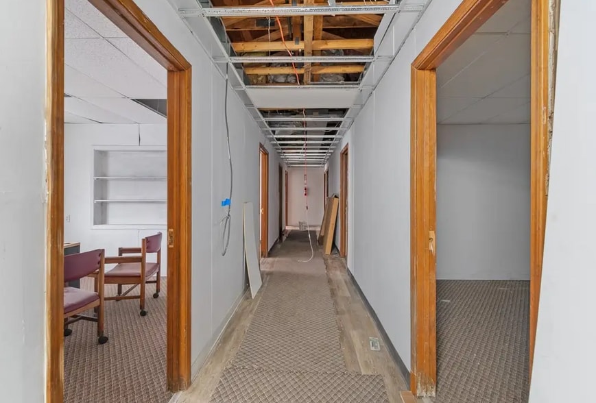More Photos Of 395 Maple St, Rochester Office For Sale