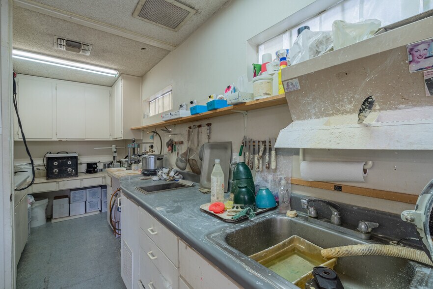 More Photos Of 899 E Grand Ave, Escondido Medical For Sale